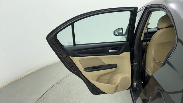 Second-hand 2021 Honda Amaze V for sale in Pune-34