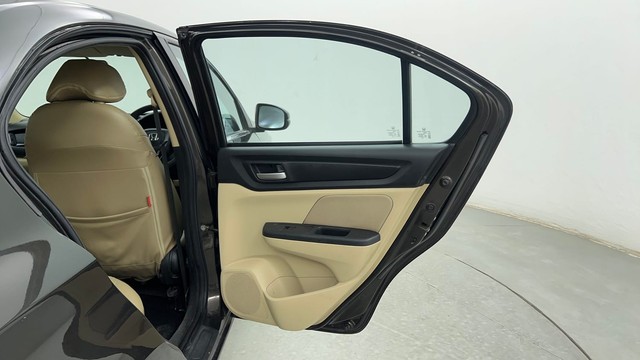 Second-hand 2021 Honda Amaze V for sale in Pune-33