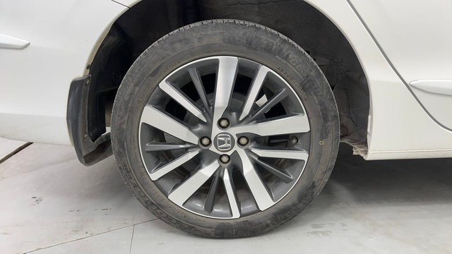 Second-hand 2022 Honda City VX MT for sale in Pune-18