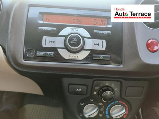 Honda Brio S MT Second-hand 2013 Honda Brio S MT for sale in Thanjavur-17