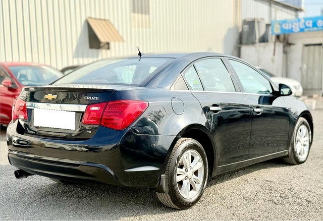 Chevrolet Cruze LTZ AT Second-hand 2017 Chevrolet Cruze LTZ AT for sale in Surat-1