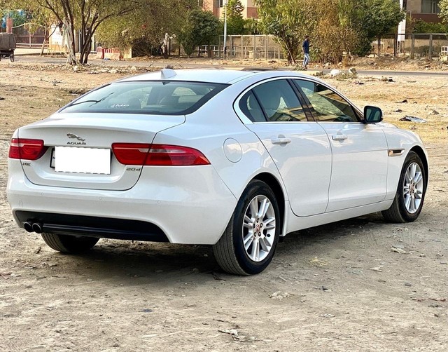 Second-hand 2017 Jaguar XF 2.0 Diesel Prestige for sale in New Delhi-8