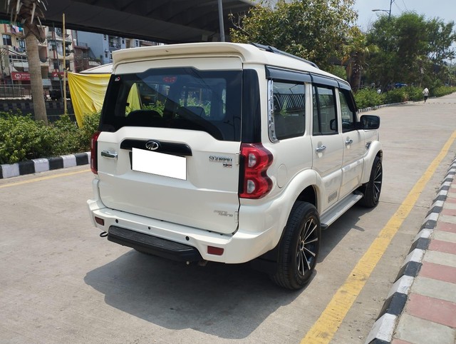 Second-hand 2022 Mahindra Scorpio S5 for sale in New Delhi-17