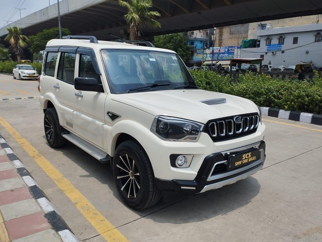 Second-hand 2022 Mahindra Scorpio S5 for sale in New Delhi-6