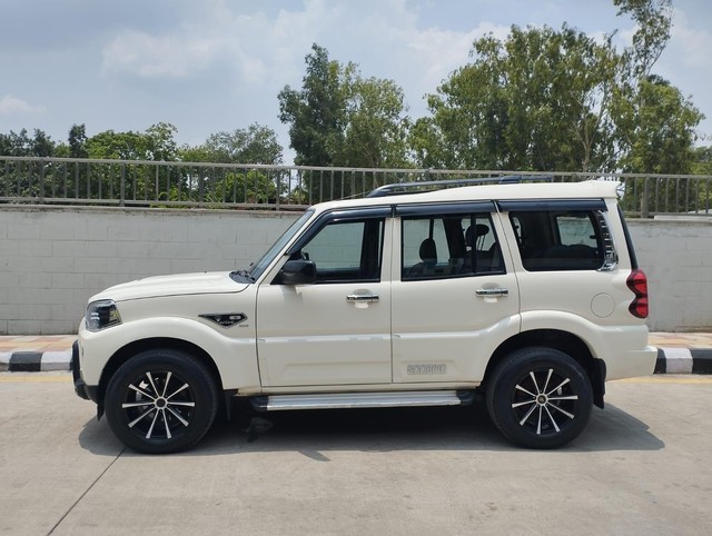 Second-hand 2022 Mahindra Scorpio S5 for sale in New Delhi-2
