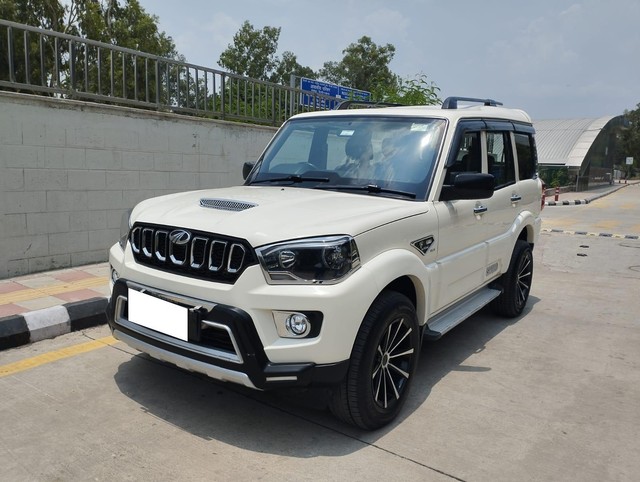 Second-hand 2022 Mahindra Scorpio S5 for sale in New Delhi-3