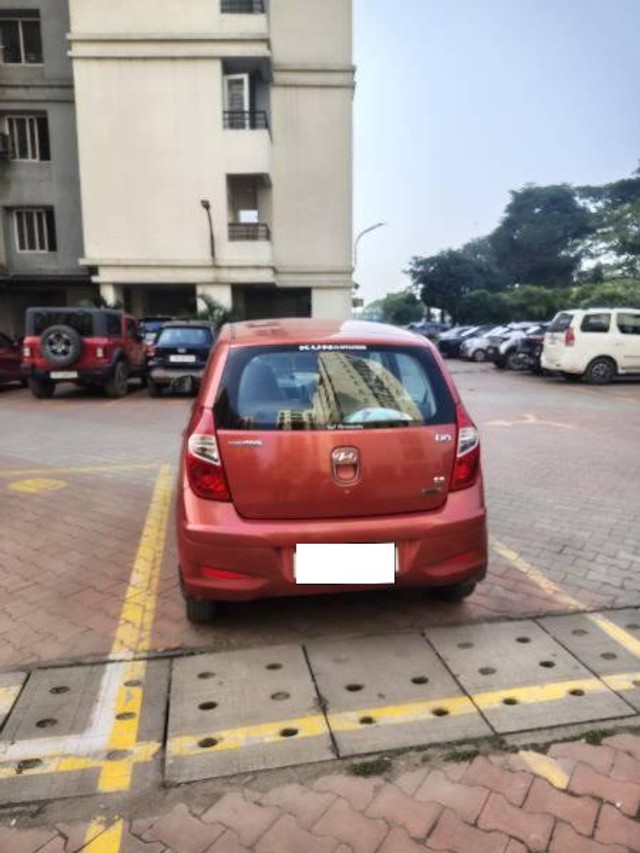 Second-hand 2011 Hyundai i10 Magna for sale in Tiruvallur-2