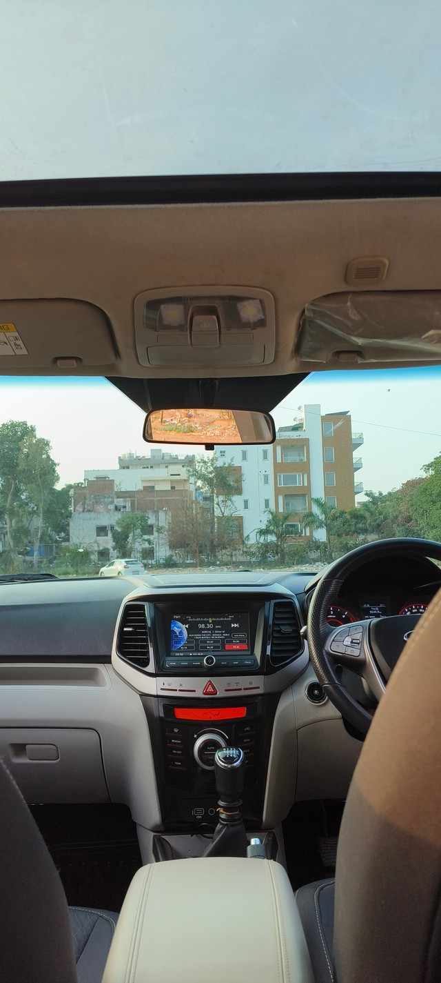 Second-hand 2022 Mahindra XUV300 W8 Diesel BSVI for sale in New Delhi-16