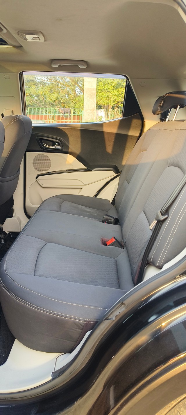 Second-hand 2022 Mahindra XUV300 W8 Diesel BSVI for sale in New Delhi-19