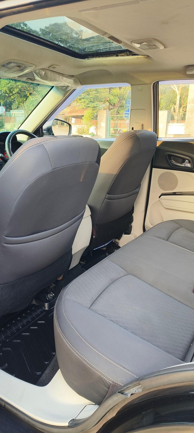 Second-hand 2022 Mahindra XUV300 W8 Diesel BSVI for sale in New Delhi-14