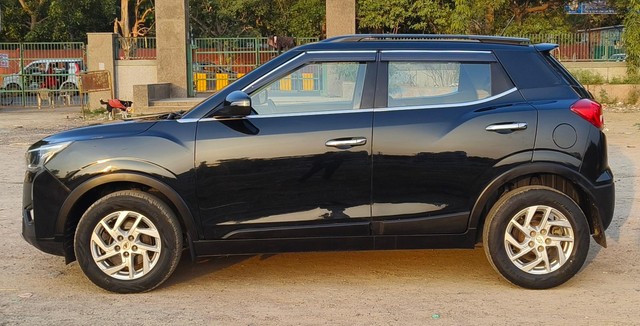 Second-hand 2022 Mahindra XUV300 W8 Diesel BSVI for sale in New Delhi-4