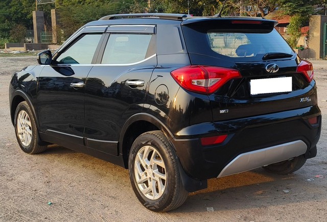 Second-hand 2022 Mahindra XUV300 W8 Diesel BSVI for sale in New Delhi-7