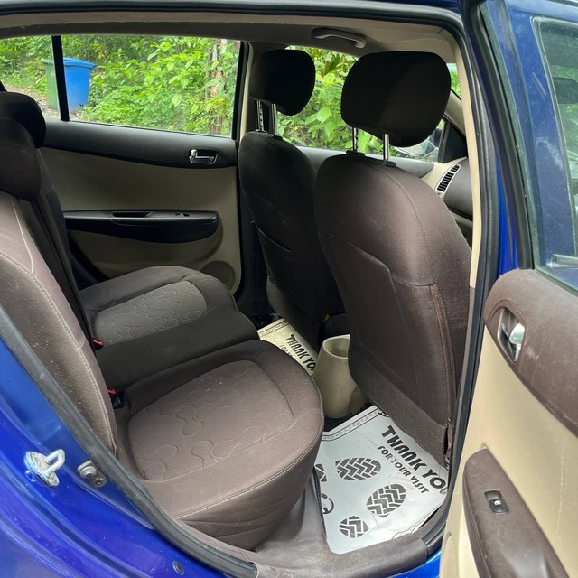 Second-hand 2010 Hyundai i20 1.2 Asta for sale in Mumbai-10