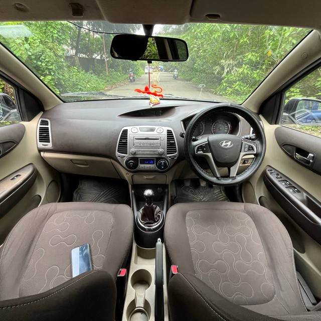 Second-hand 2010 Hyundai i20 1.2 Asta for sale in Mumbai-6