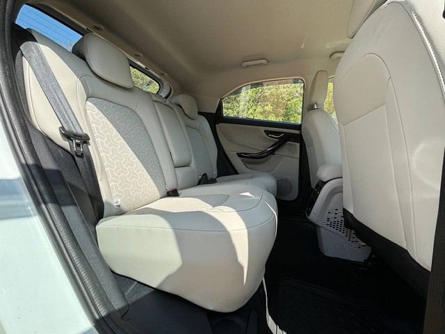 Second-hand 2021 Mahindra Alturas G4 4X4 AT for sale in Mumbai-12