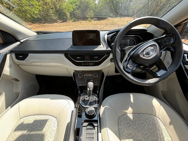 Second-hand 2021 Mahindra Alturas G4 4X4 AT for sale in Mumbai-6