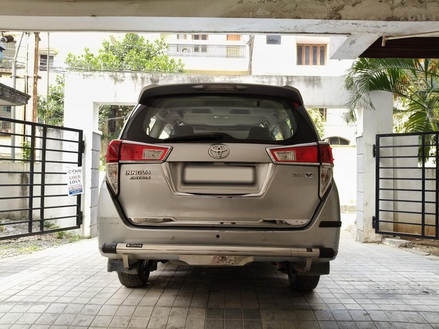 Second-hand 2016 Toyota Innova Crysta 2.4 VX MT 8S BSIV for sale in Hyderabad-1