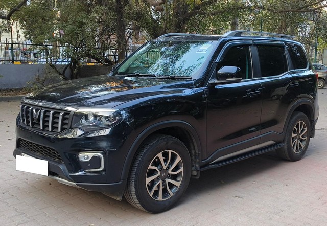 Second-hand 2024 Mahindra Scorpio N Z8 Diesel AT for sale in New Delhi-8