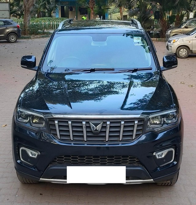 Second-hand 2024 Mahindra Scorpio N Z8 Diesel AT for sale in New Delhi-9