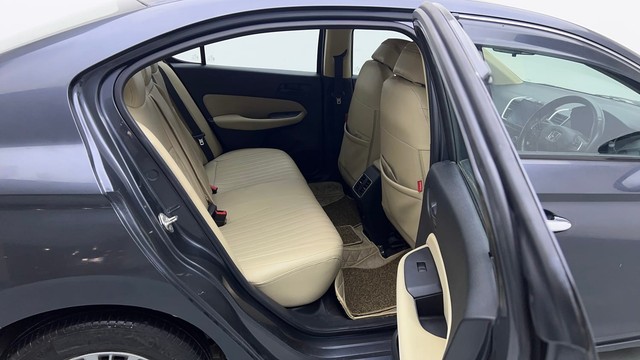Second-hand 2022 Honda City 1.5 V MT Exclusive for sale in Ghaziabad-32