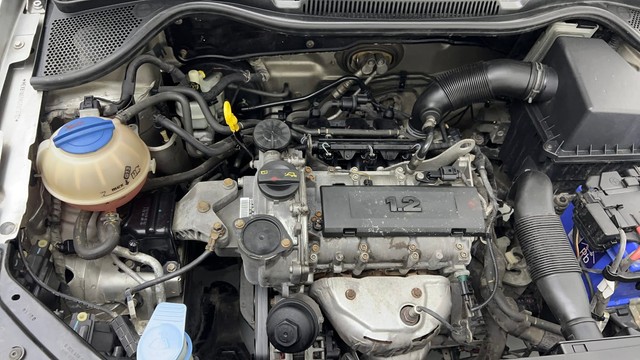 Second-hand 2016 Volkswagen Polo Petrol Highline 1.2L for sale in Ghaziabad-36