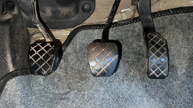 Second-hand 2016 Volkswagen Polo Petrol Highline 1.2L for sale in Ghaziabad-14