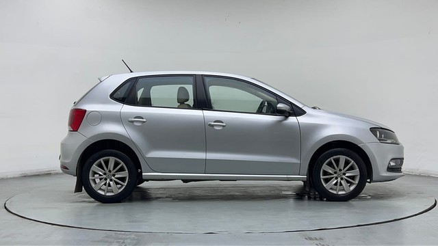 Second-hand 2016 Volkswagen Polo Petrol Highline 1.2L for sale in Ghaziabad-2