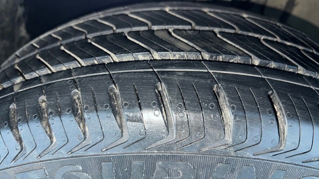 Second-hand 2016 Volkswagen Polo Petrol Highline 1.2L for sale in Ghaziabad-39