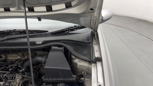 Second-hand 2016 Volkswagen Polo Petrol Highline 1.2L for sale in Ghaziabad-33