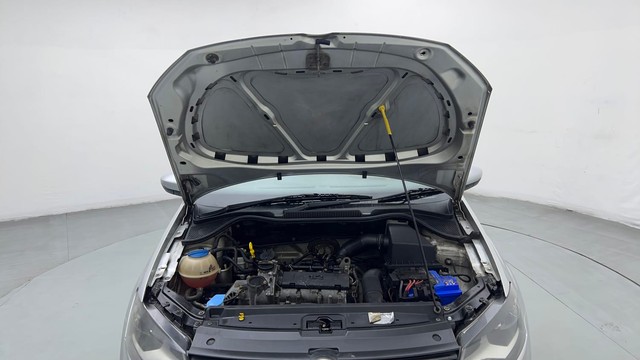 Second-hand 2016 Volkswagen Polo Petrol Highline 1.2L for sale in Ghaziabad-8