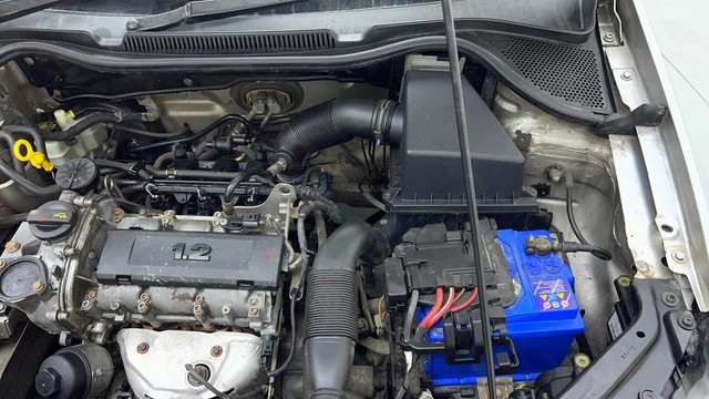 Second-hand 2016 Volkswagen Polo Petrol Highline 1.2L for sale in Ghaziabad-37