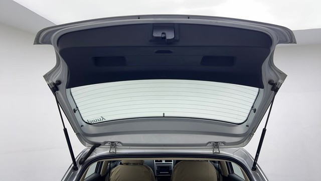 Second-hand 2016 Volkswagen Polo Petrol Highline 1.2L for sale in Ghaziabad-32