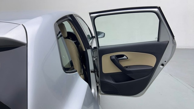 Second-hand 2016 Volkswagen Polo Petrol Highline 1.2L for sale in Ghaziabad-26