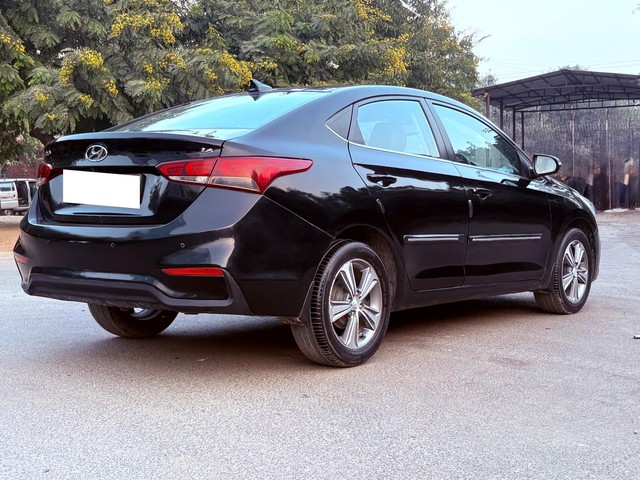 Second-hand 2018 Hyundai Verna VTVT 1.6 SX for sale in New Delhi-9