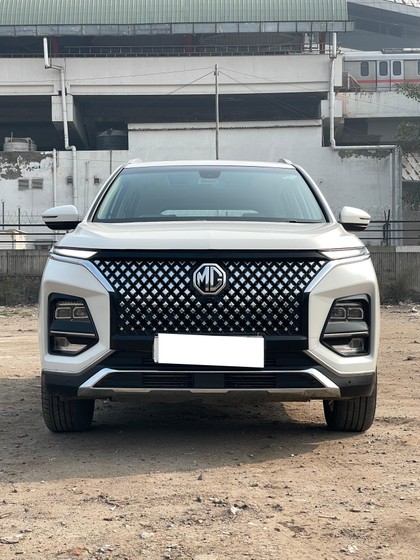 MG Hector Sharp Pro CVT 2023-2025 Second-hand 2023 MG Hector Sharp Pro CVT 2023-2025 for sale in New Delhi