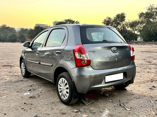Second-hand 2014 Toyota Etios Liva Petrol TRD Sportivo for sale in New Delhi-6