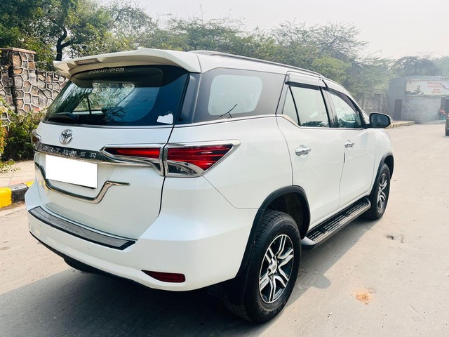 Second-hand 2018 Toyota Fortuner 2.8 2WD AT BSIV for sale in New Delhi-10