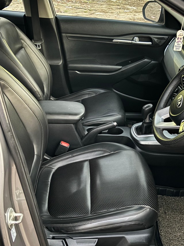 Second-hand 2020 Kia Seltos HTK G for sale in New Delhi-9