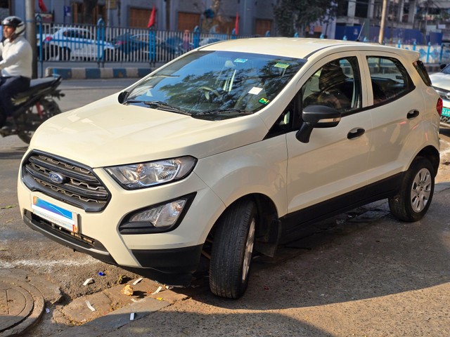 Second-hand 2020 Ford Ecosport 1.5 Diesel Ambiente for sale in Kolkata-3