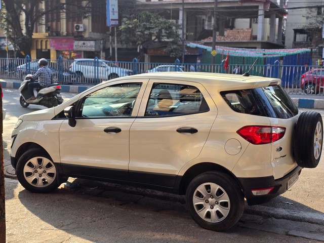 Second-hand 2020 Ford Ecosport 1.5 Diesel Ambiente for sale in Kolkata-13