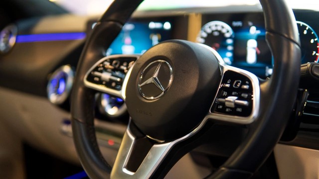 Second-hand 2024 Mercedes-Benz GLA 200 for sale in New Delhi-4