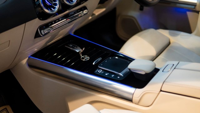 Second-hand 2024 Mercedes-Benz GLA 200 for sale in New Delhi-5