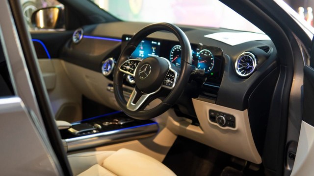 Second-hand 2024 Mercedes-Benz GLA 200 for sale in New Delhi-9