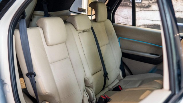 Second-hand 2017 Ford Endeavour 3.2 Titanium AT 4X4 for sale in New Delhi-12