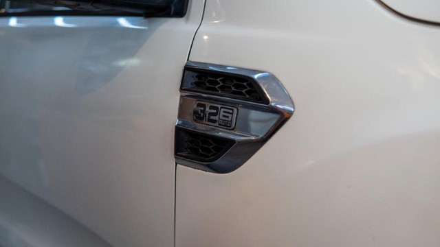 Second-hand 2017 Ford Endeavour 3.2 Titanium AT 4X4 for sale in New Delhi-7