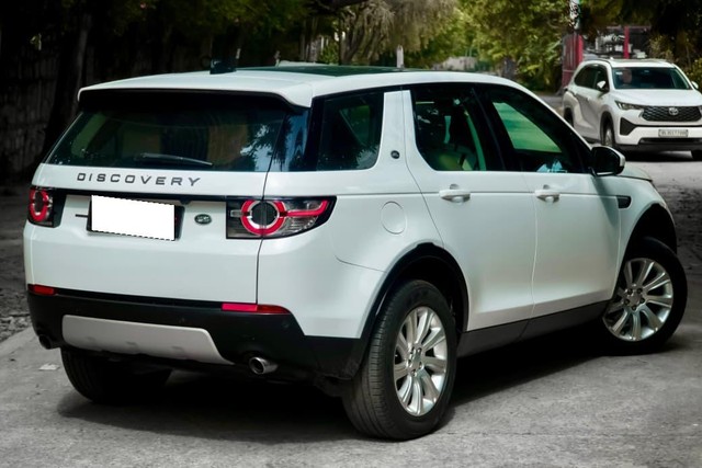 Second-hand 2017 Land Rover Discovery Sport Si4 HSE for sale in New Delhi-14