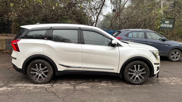 Second-hand 2024 Mahindra XUV700 AX7 7Str AT for sale in New Delhi