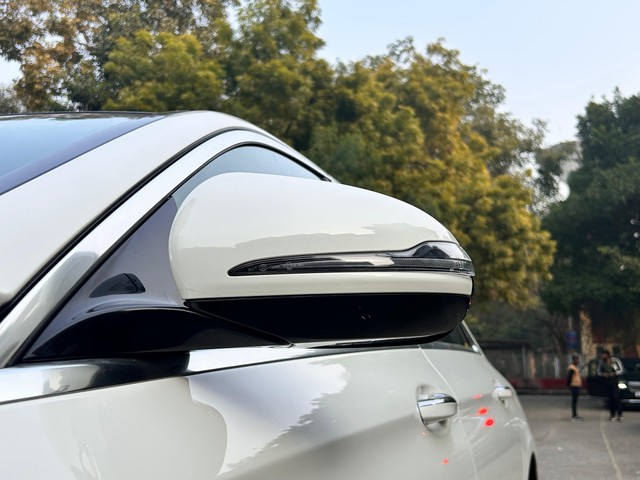 Second-hand 2018 Mercedes-Benz E-Class Exclusive E 200 BSIV for sale in New Delhi-14