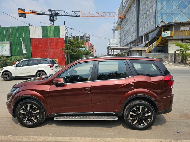 Second-hand 2019 Mahindra XUV500 W11 FWD Diesel for sale in New Delhi-3