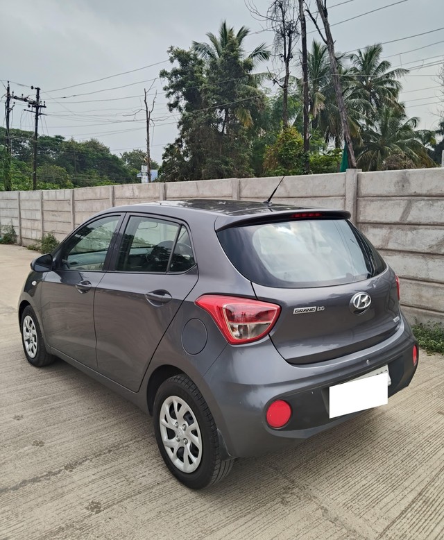 Second-hand 2017 Hyundai Grand i10 Magna for sale in Indore-7